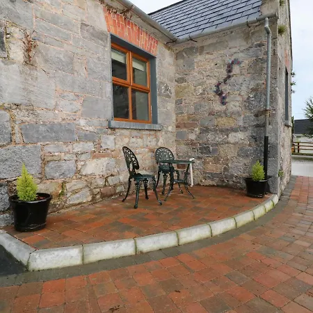 Tatil Evi Granny's Cottage, Tulla